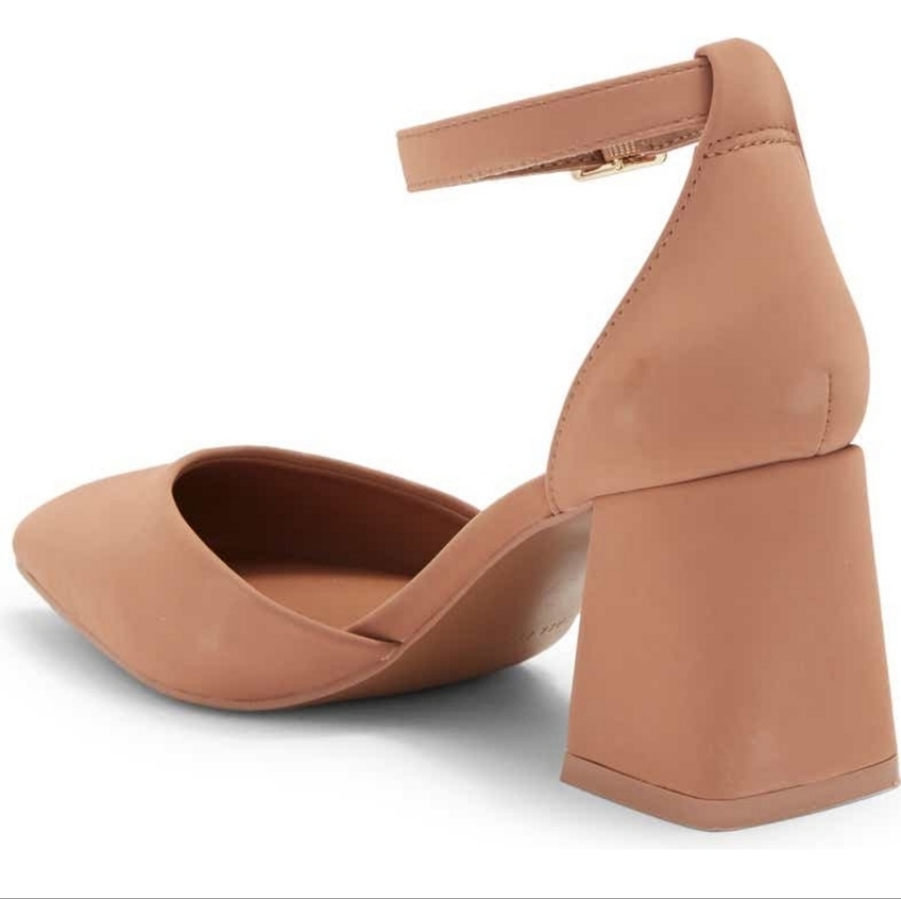 Pumps - Picture 2 of 5